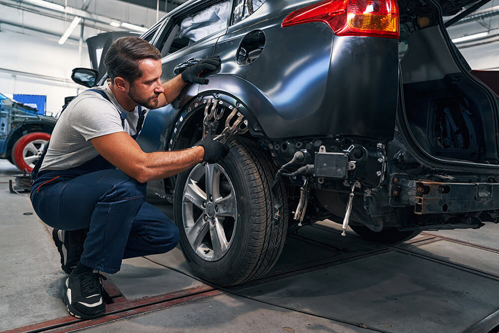 Auto body paint and repair